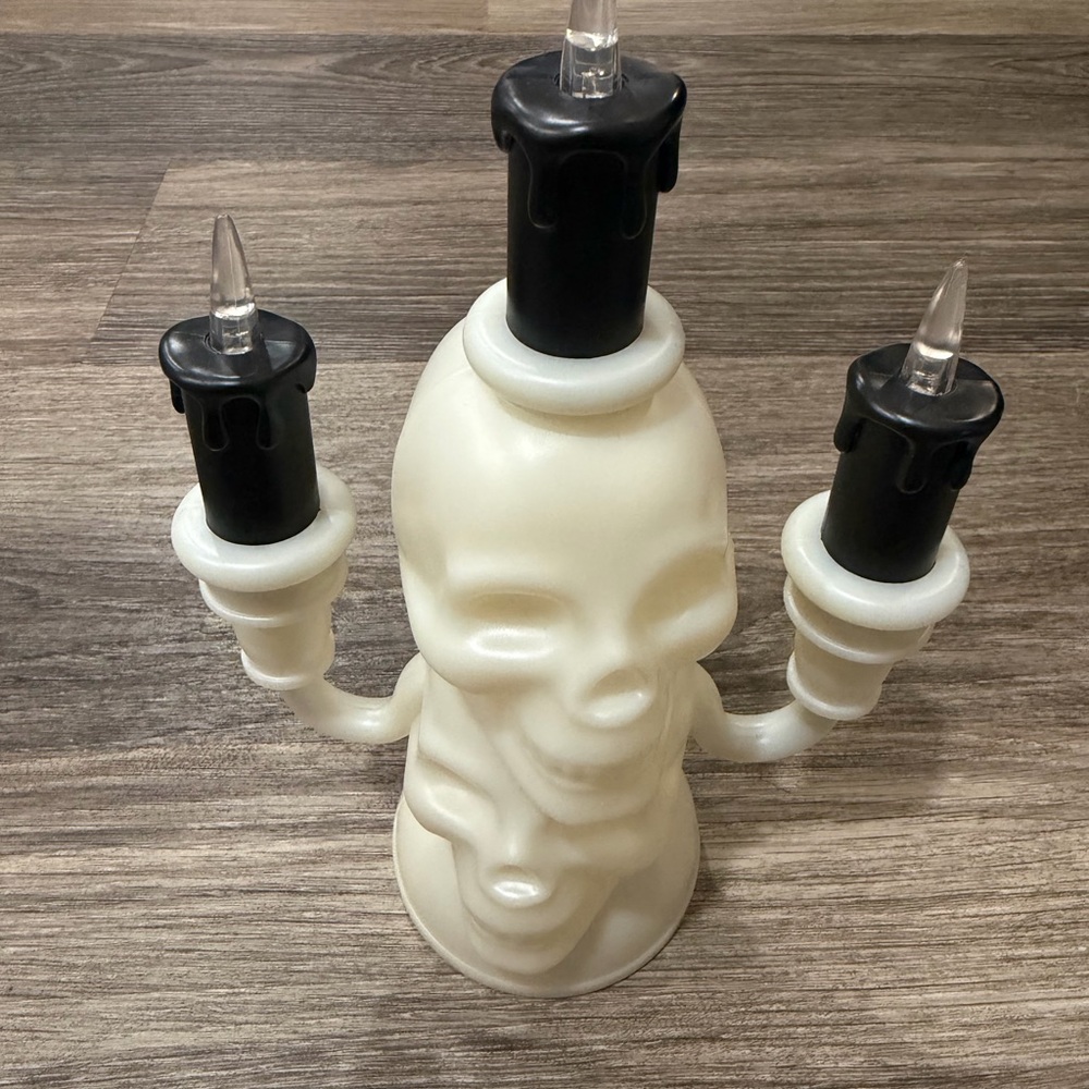 Unknown Brand White Glow Skull Candle Holder Accent